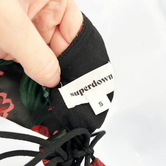 Superdown Revolve Womens Summer Floral Halter Neck Helen Open Back Top Size S - Picture 5 of 8